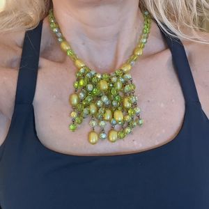 🎇 2/$15🎇 VTG Green Bead & Faux Pearl Necklace